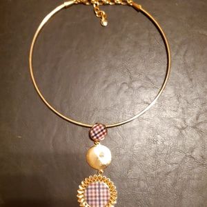 Chocker necklace with triple drop pendant